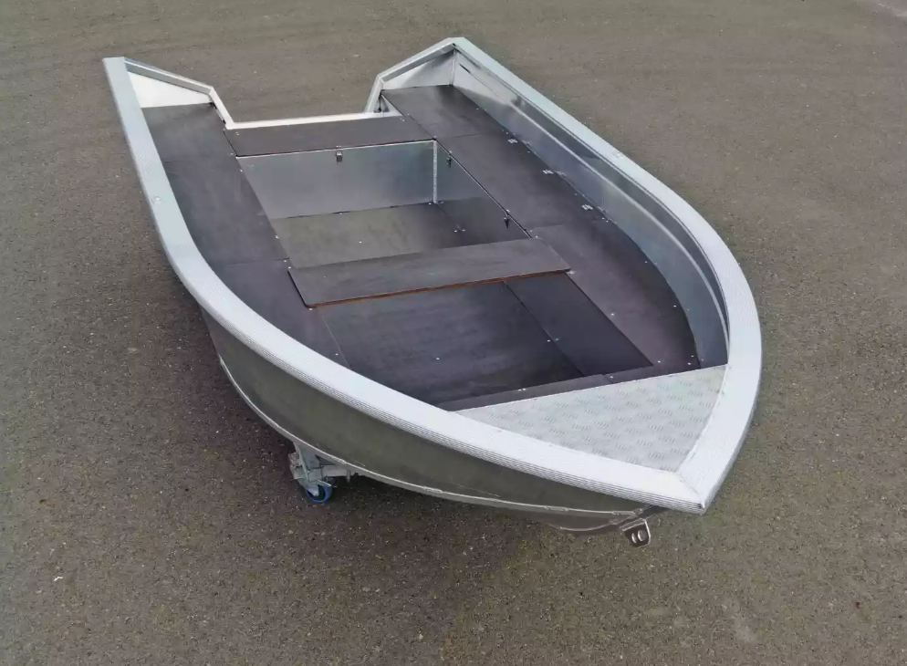 Алюминиевая лодка  Неман-420 в Армавире