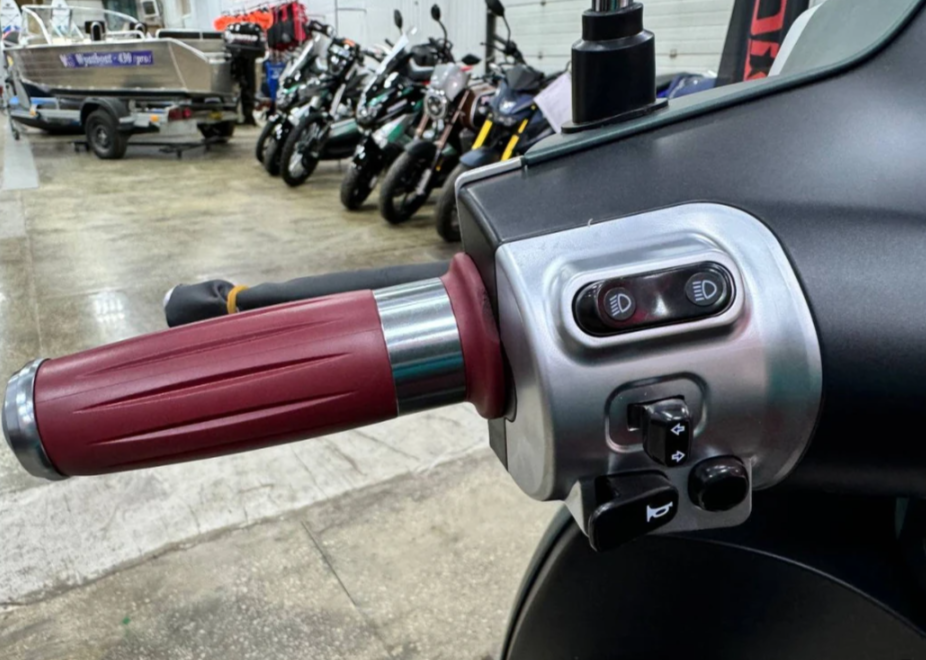 Скутер PROMAX Miami 240 (49) в Армавире