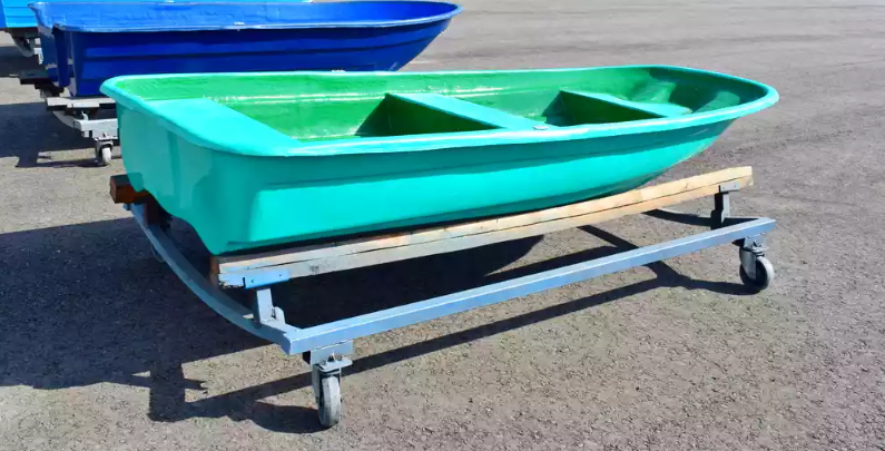 Стеклопластиковая лодка Старт (тримаран) в Армавире