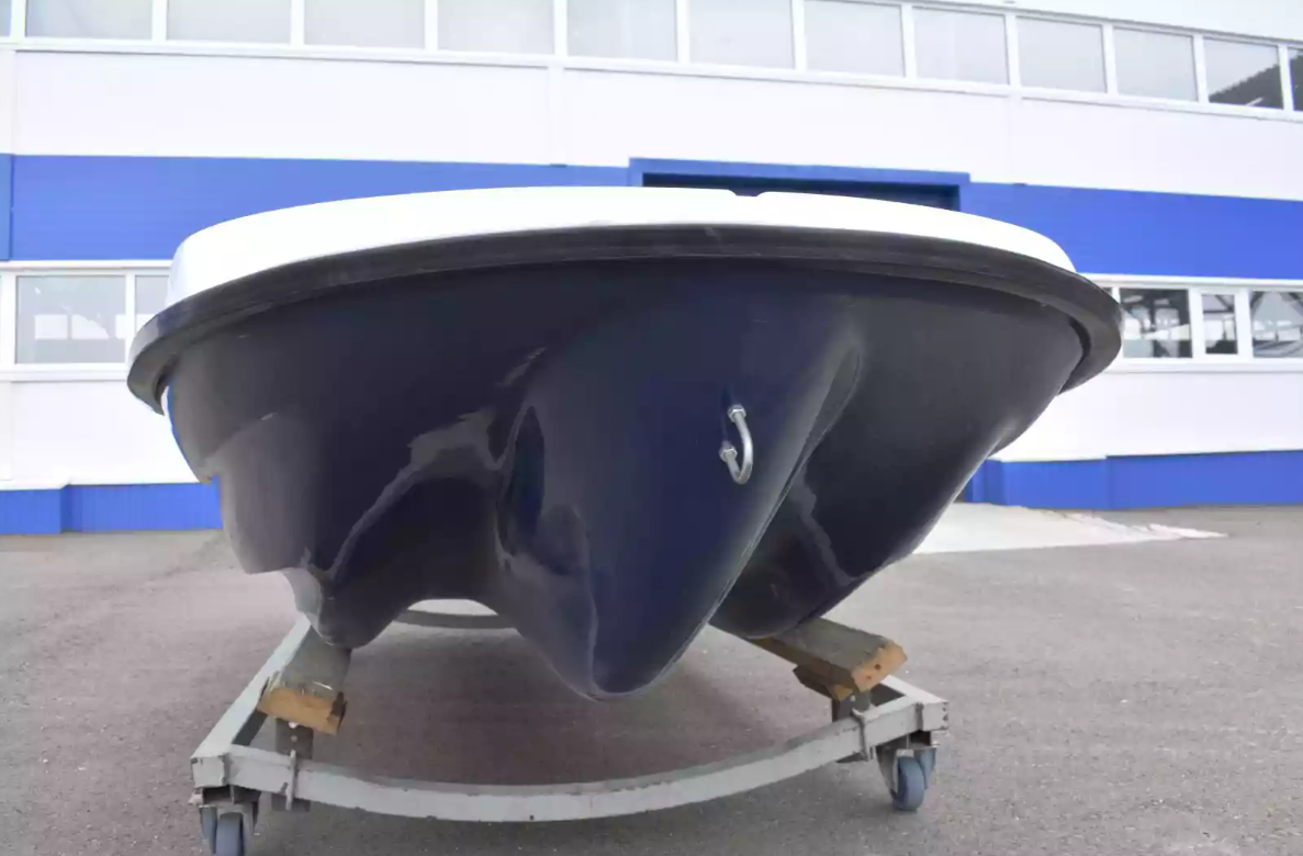 Стеклопластиковая лодка Пингвин New (тримаран) в Армавире