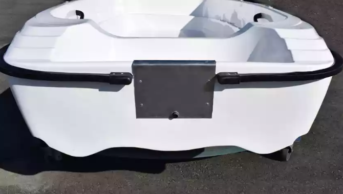 Стеклопластиковая лодка Пингвин (тримаран) в Армавире