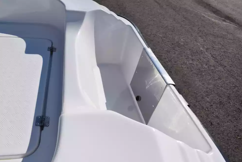 Стеклопластиковая лодка Пингвин (тримаран) в Армавире