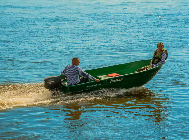 Стеклопластиковая лодка Neman-340 (тримаран) в Армавире