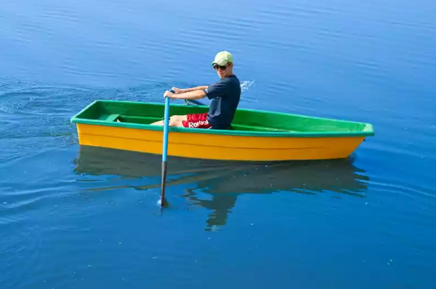 Стеклопластиковая лодка Малютка в Армавире