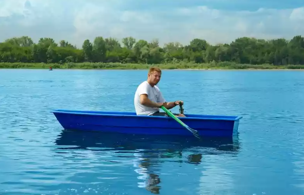 Стеклопластиковая лодка Малютка в Армавире