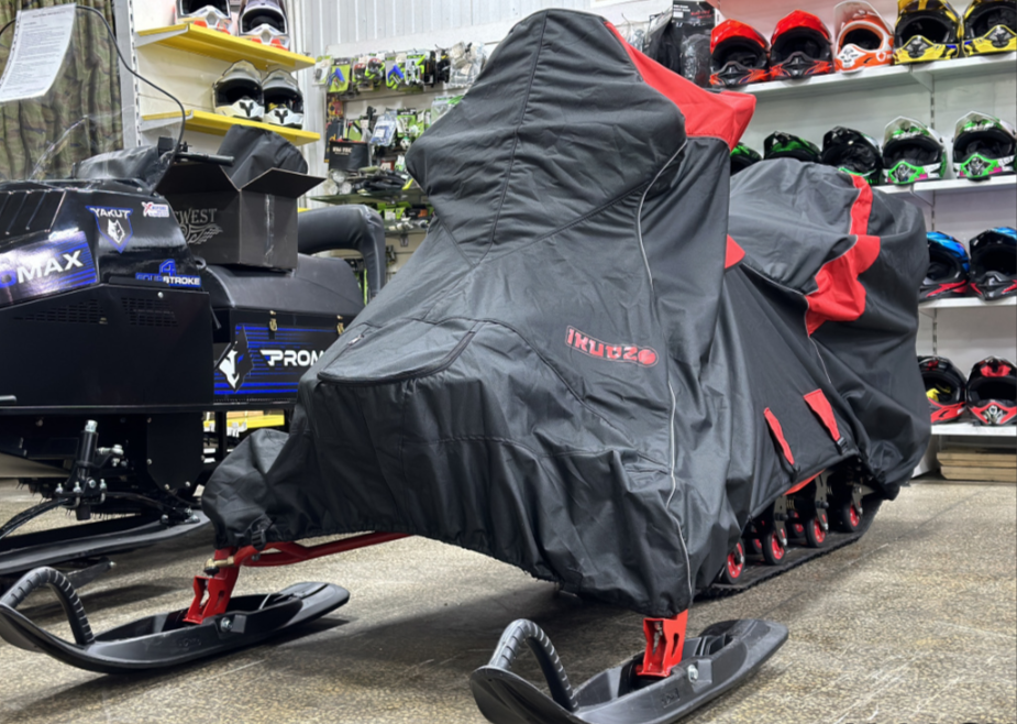 Чехол транспорт. снегохода IKUDZO HUNTER черно-красный Оксфорд ПРЕМИУМ качества с лого IKUDZO в Армавире