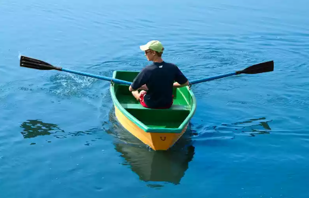 Стеклопластиковая лодка Малютка в Армавире