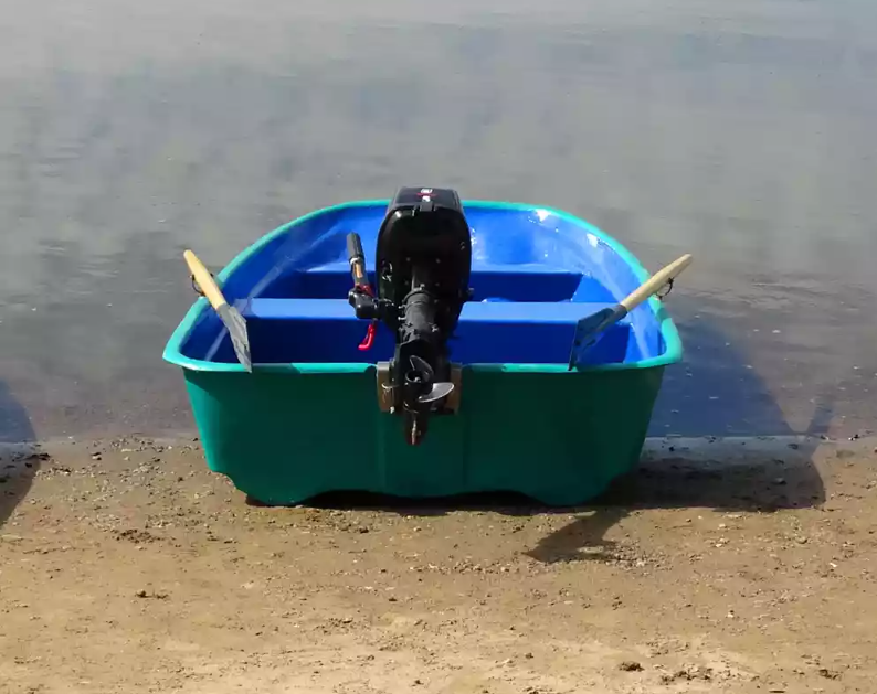 Стеклопластиковая лодка Старт (тримаран) в Армавире