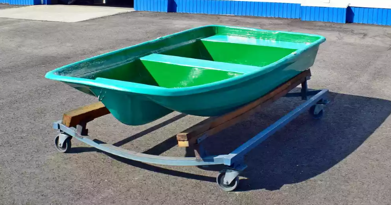 Стеклопластиковая лодка Старт (тримаран) в Армавире