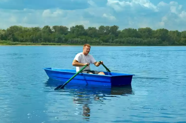 Стеклопластиковая лодка Малютка в Армавире