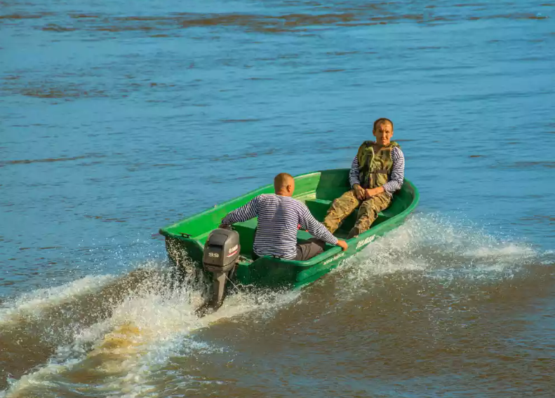 Стеклопластиковая лодка Neman-340 (тримаран) в Армавире