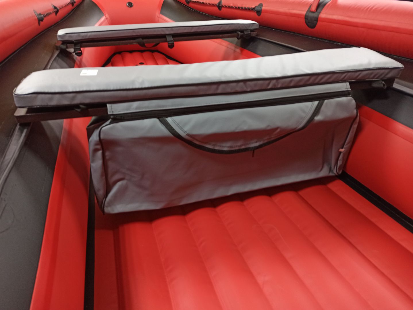 КОМПЛЕКТ МЯГКИХ НАКЛАДОК С СУМКОЙ ДЛЯ ЛОДОК 90Х20 СЕРЫЙ в Армавире