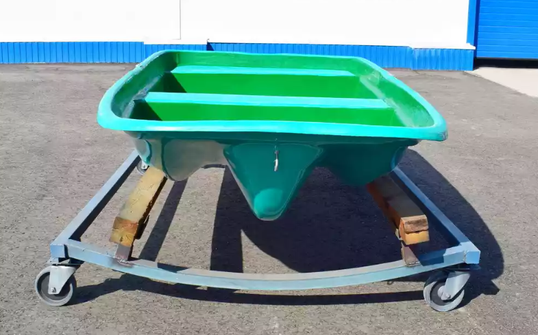 Стеклопластиковая лодка Старт (тримаран) в Армавире