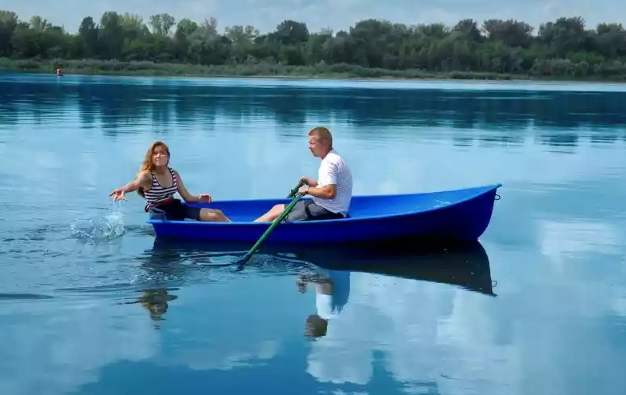 Стеклопластиковая лодка Дельфин в Армавире