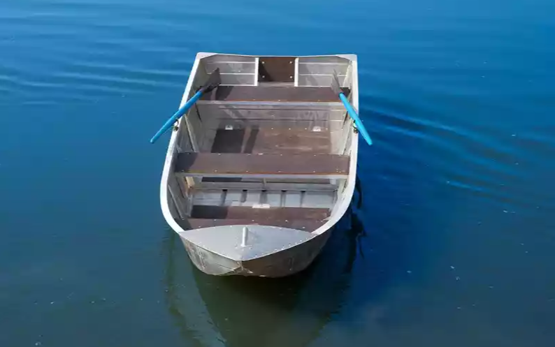 Алюминиевая лодка Вятка-Профи 37 в Армавире