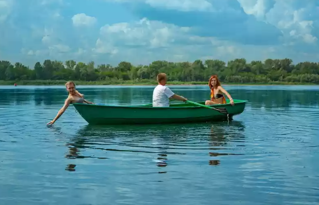 Стеклопластиковая Лодка Голавль в Армавире