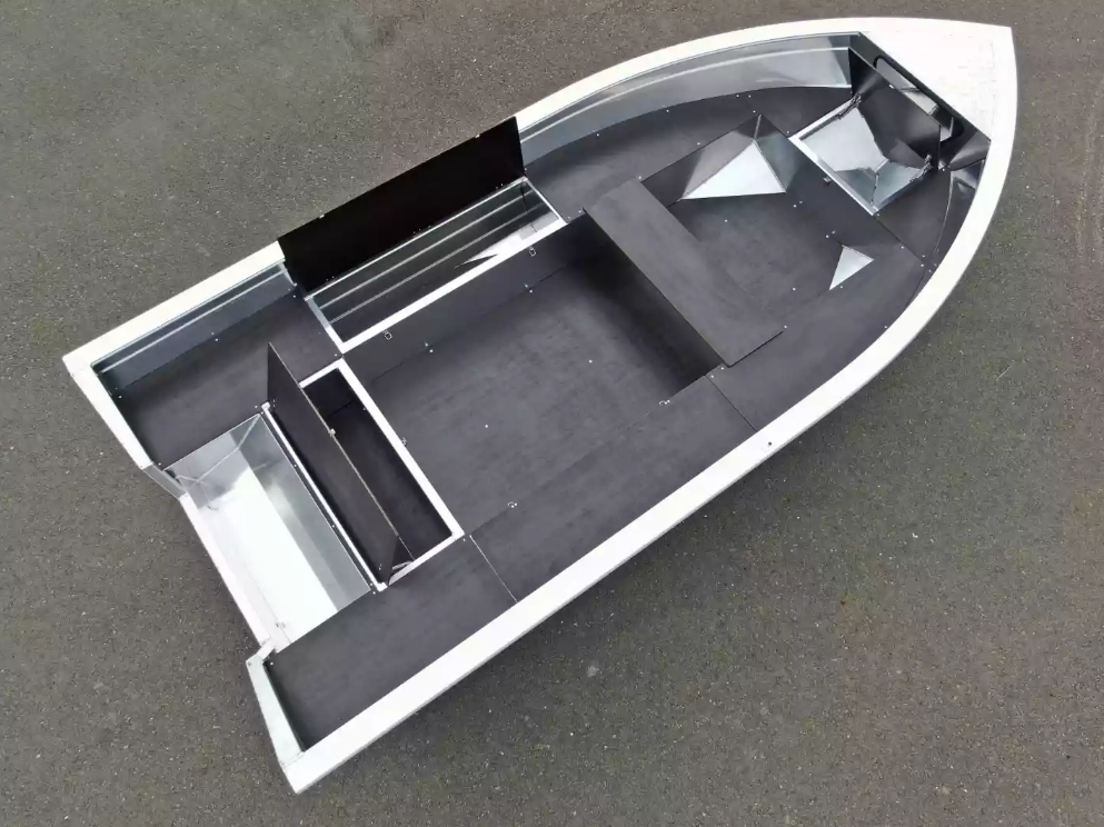 Алюминиевая лодка  Неман-420 в Армавире