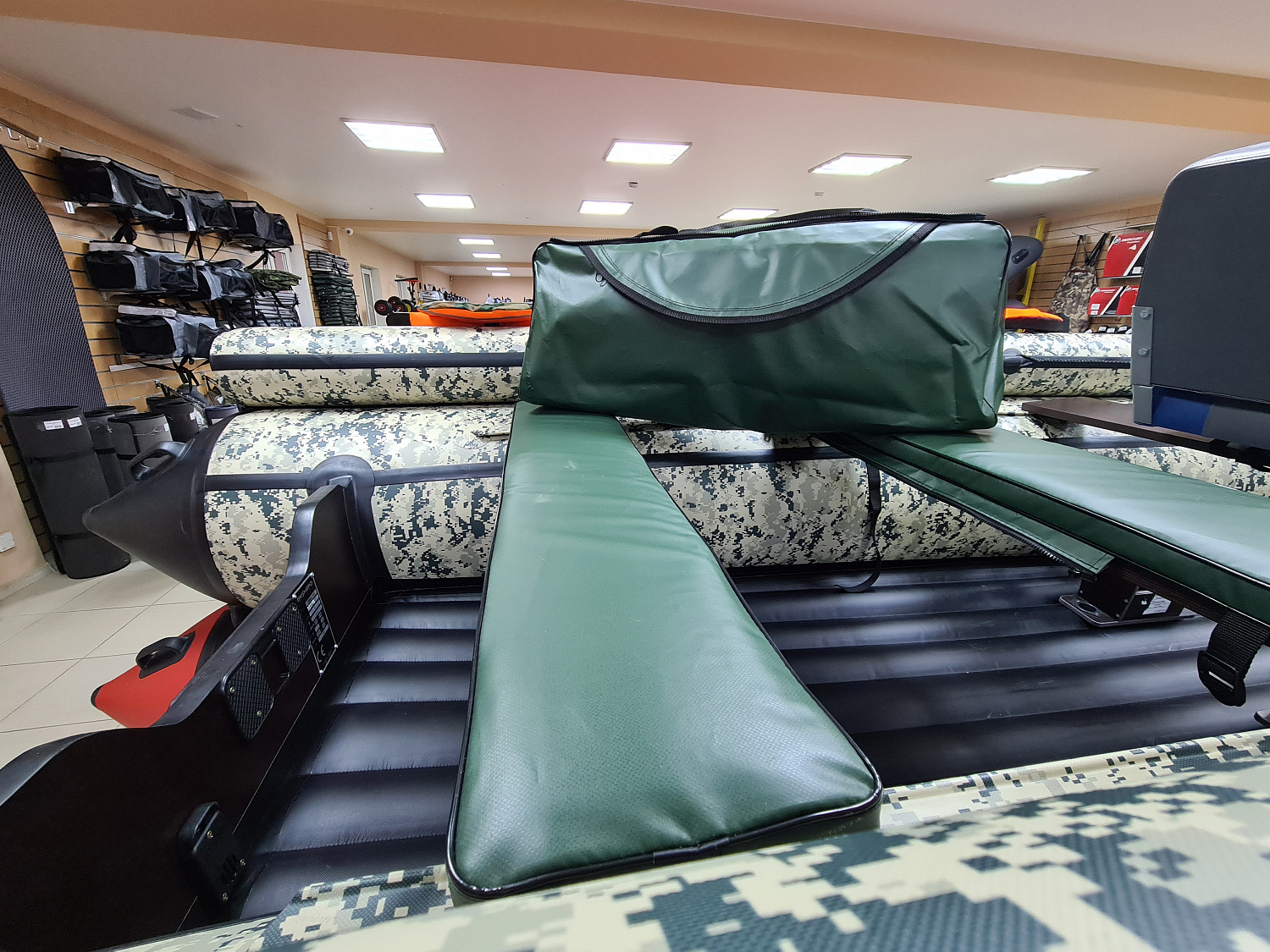 КОМПЛЕКТ МЯГКИХ НАКЛАДОК С СУМКОЙ ДЛЯ ЛОДОК 110Х20 ЗЕЛЕНЫЙ в Армавире