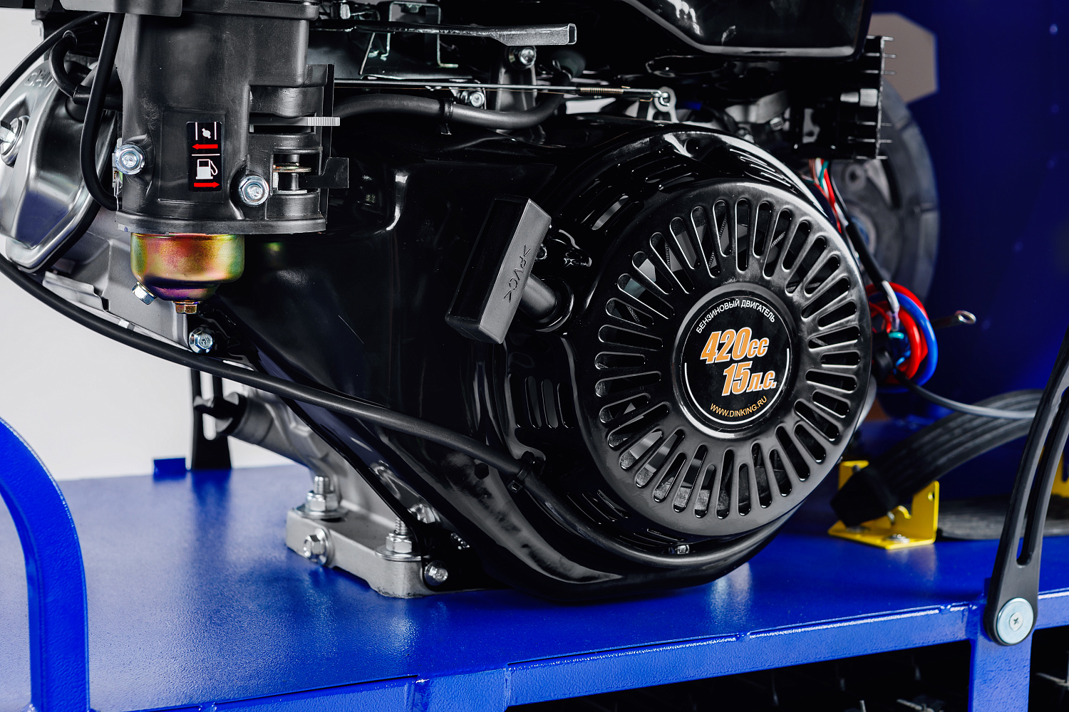 Мотобуксировщик SNOW DOG 17 с эл. запуском (DINKING) в Армавире